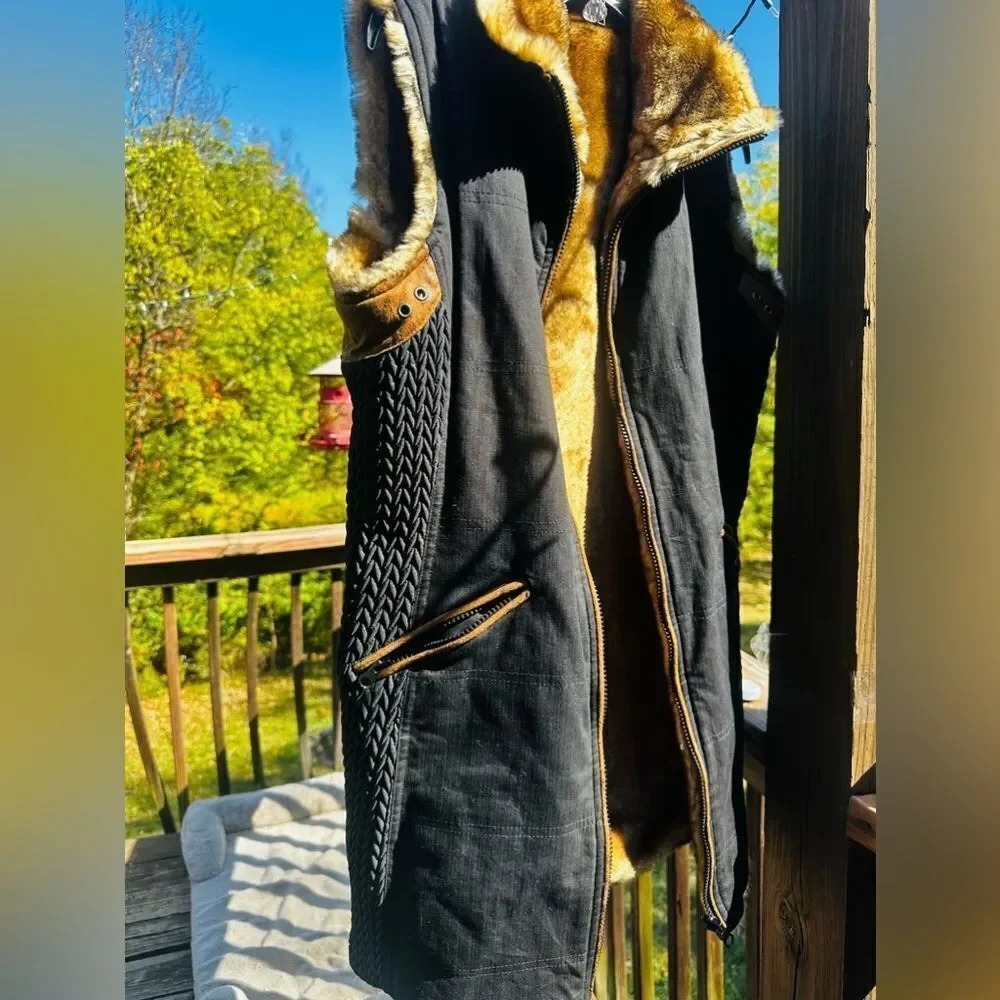 Montana Co. Fur Long Vest 20”p2p 31” long sz M/L reversible - Picture 5 of 9